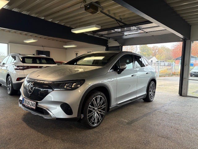 Mercedes EQE300 SUV 