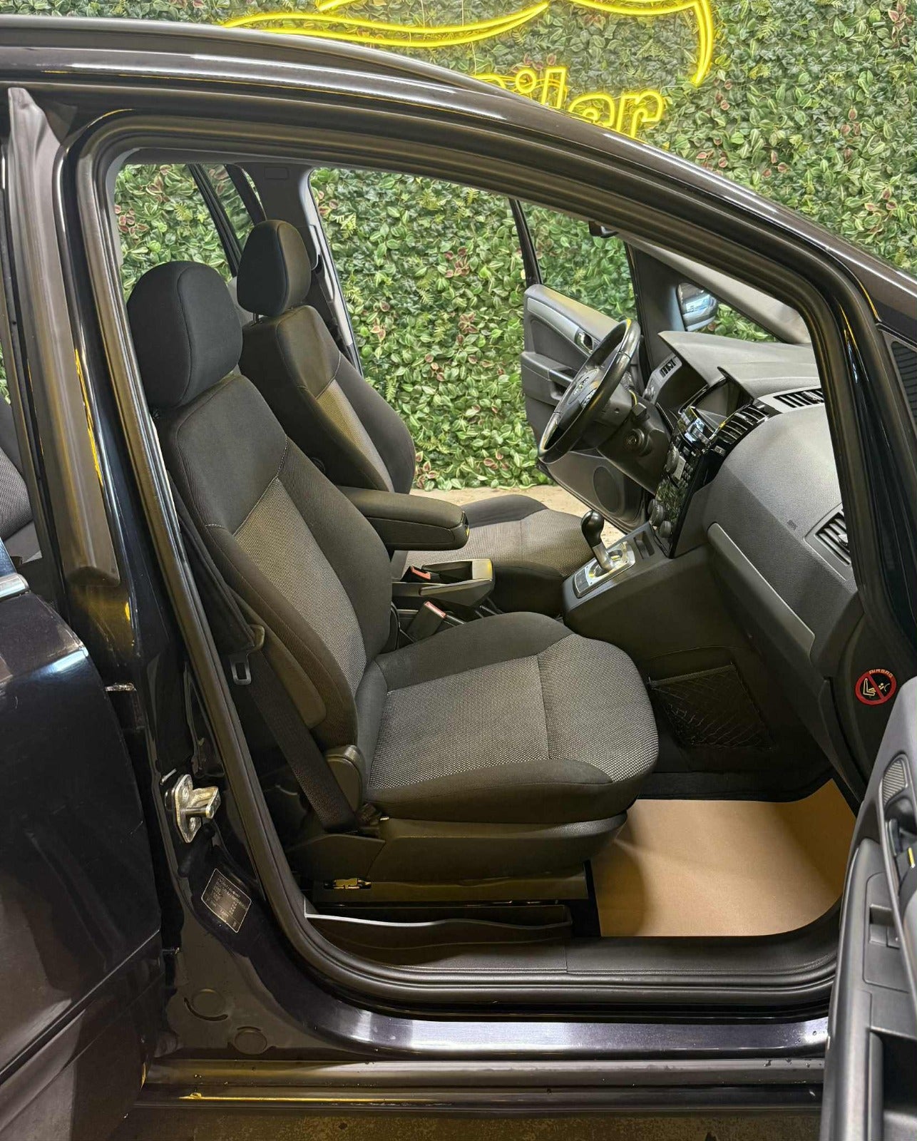 Billede af Opel Zafira 1,8 16V Enjoy aut. 7prs