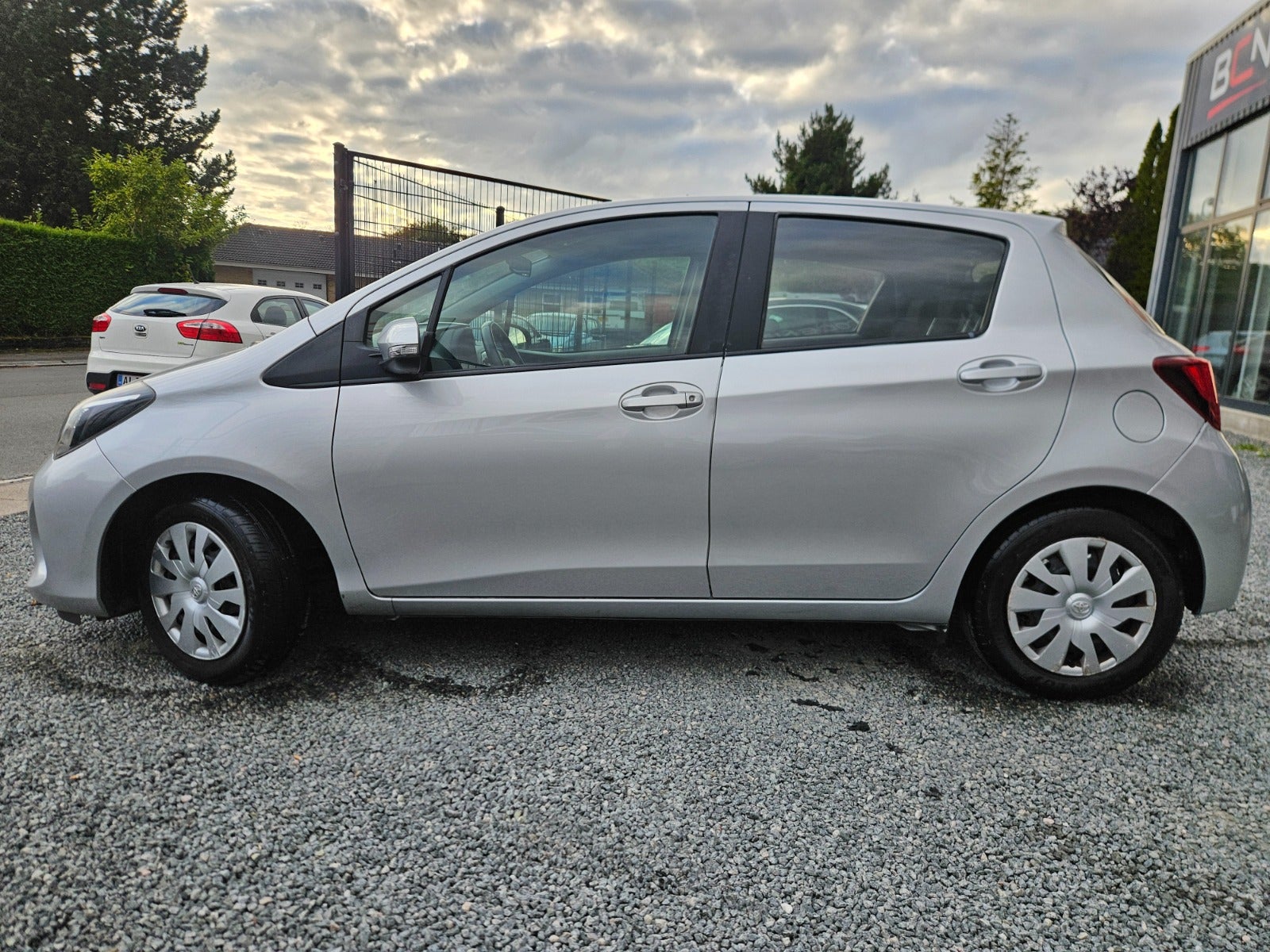 Billede af Toyota Yaris 1,0 VVT-i T2 Komfort