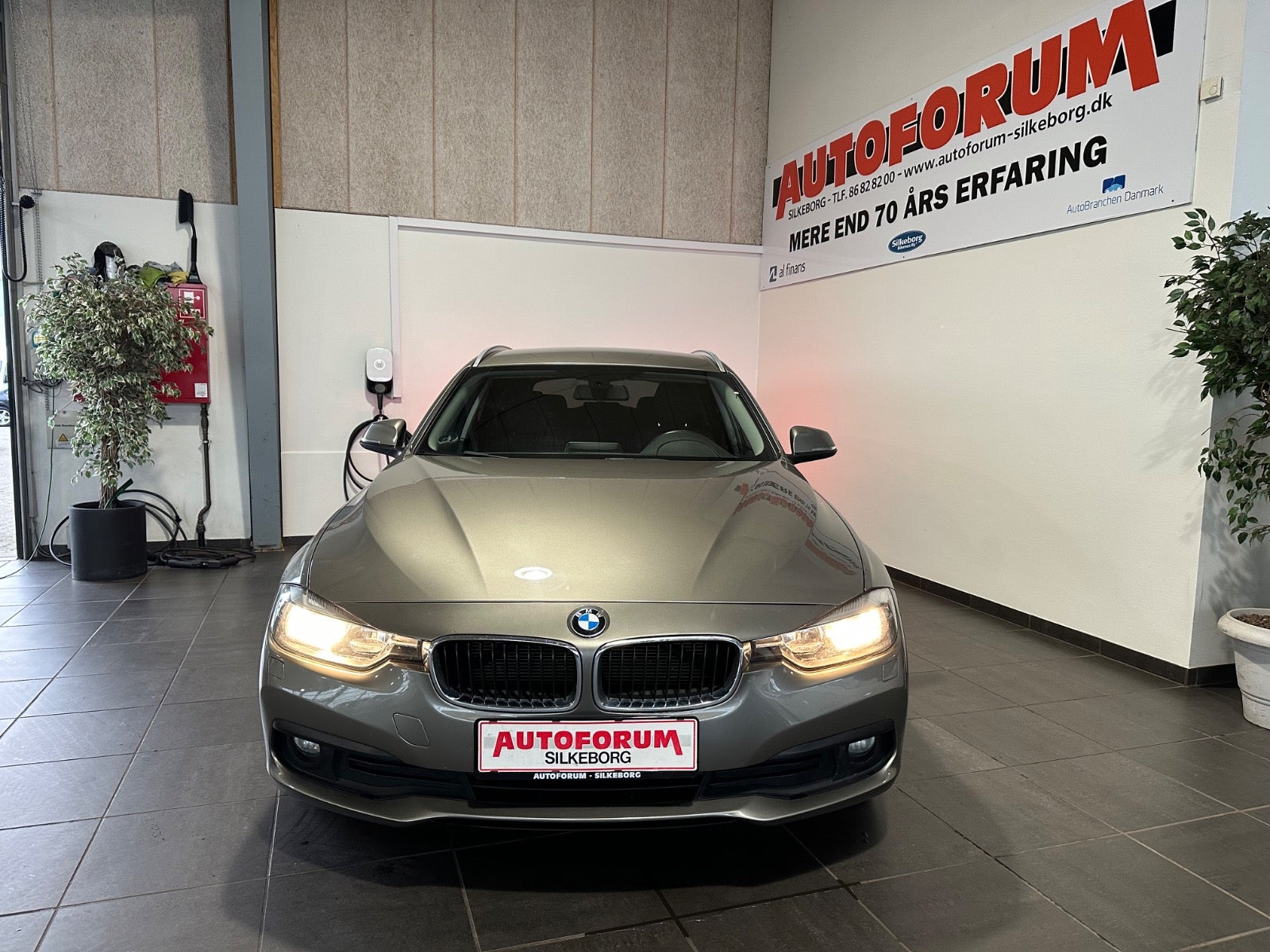 BMW 318i, Billede 2