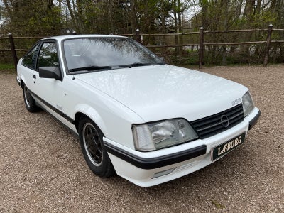 Opel Monza 3,0i Coupé 3d
