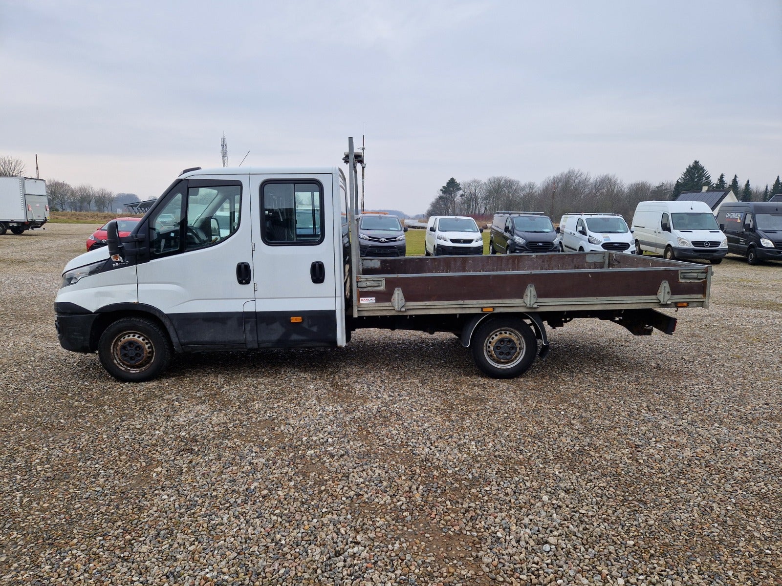 Billede af Iveco Daily 2,3 35S14 Mandskabsvogn m/lad