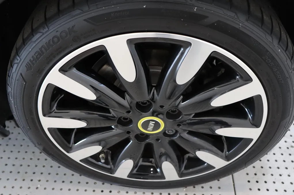 MINI Cooper SE Edition Premium Plus