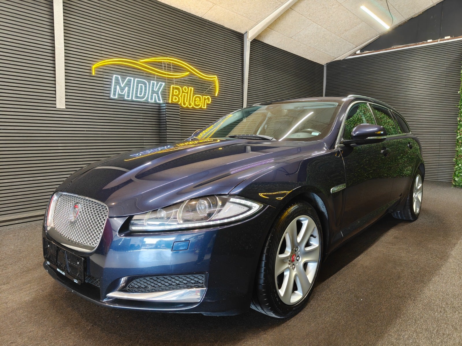 Billede af Jaguar XF 2,2 D S Portfolio Sportbrake aut.