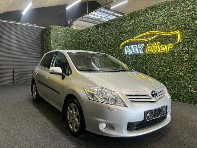 Toyota Auris 1,4 D-4D T2 M/M