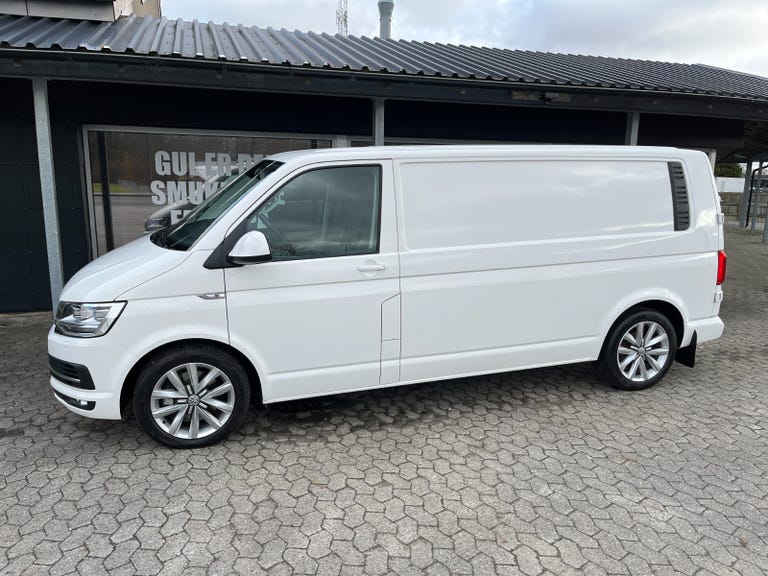 VW Transporter TDi 204 Kassevogn DSG lang