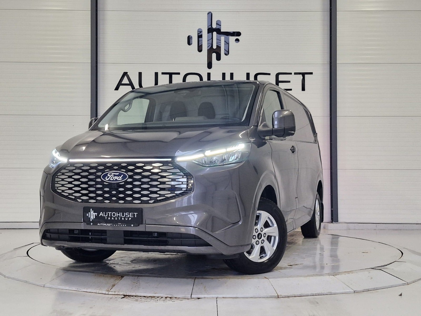 Ford E-Transit Custom 320S 64 Limited