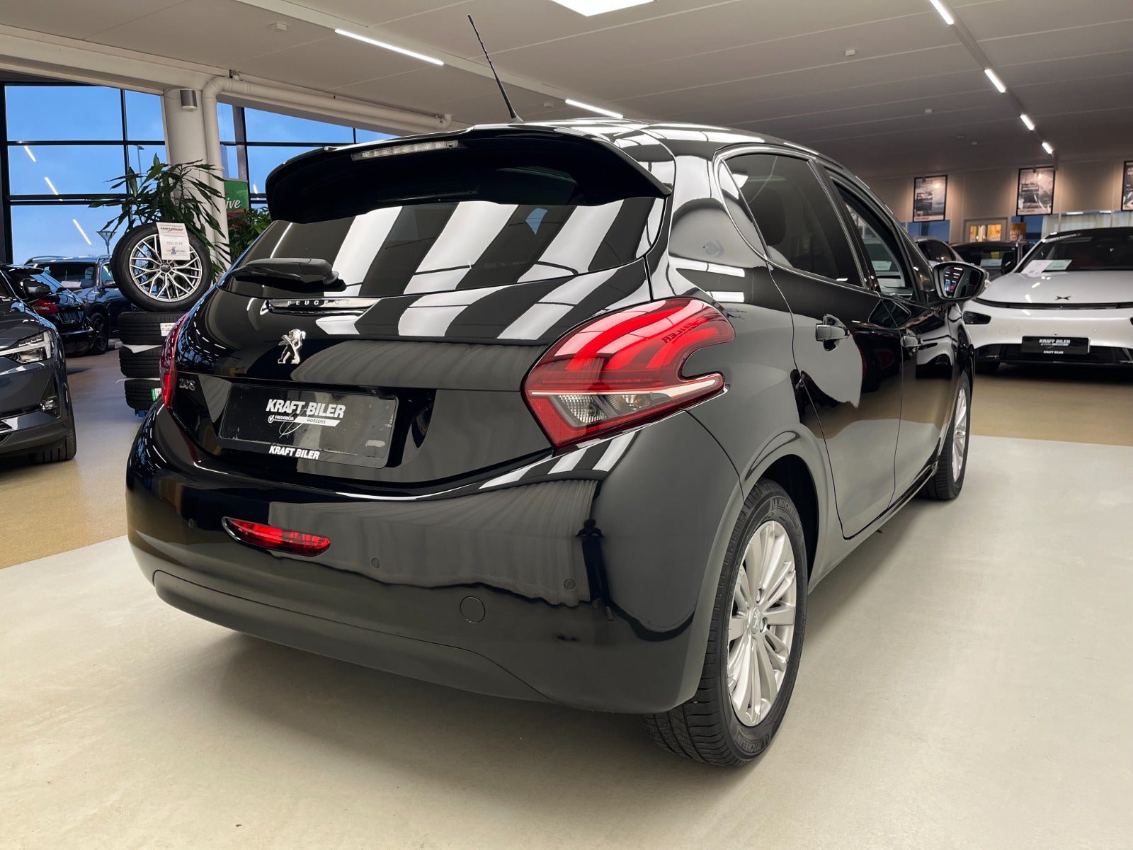 Billede af Peugeot 208 1,5 BlueHDi 100 Signature Sky