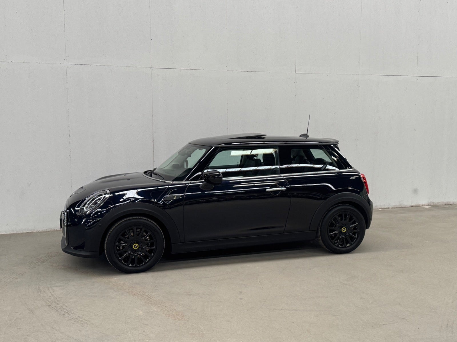 MINI Cooper SE  A