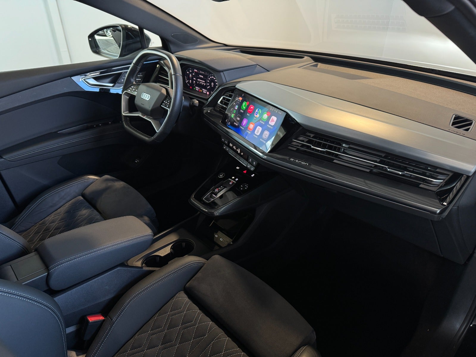 Audi Q4 e-tron 45 S-line Sportback quattro 5d - 6