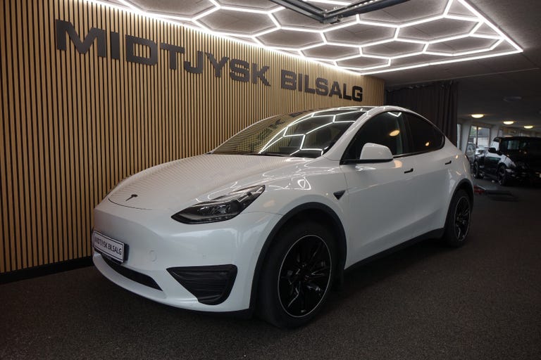 Tesla Model Y Long Range AWD