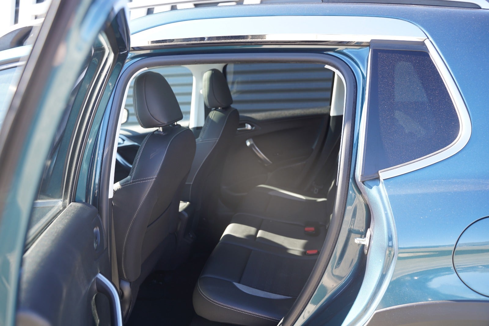 Billede af Peugeot 2008 1,6 BlueHDi 100 Allure Sky
