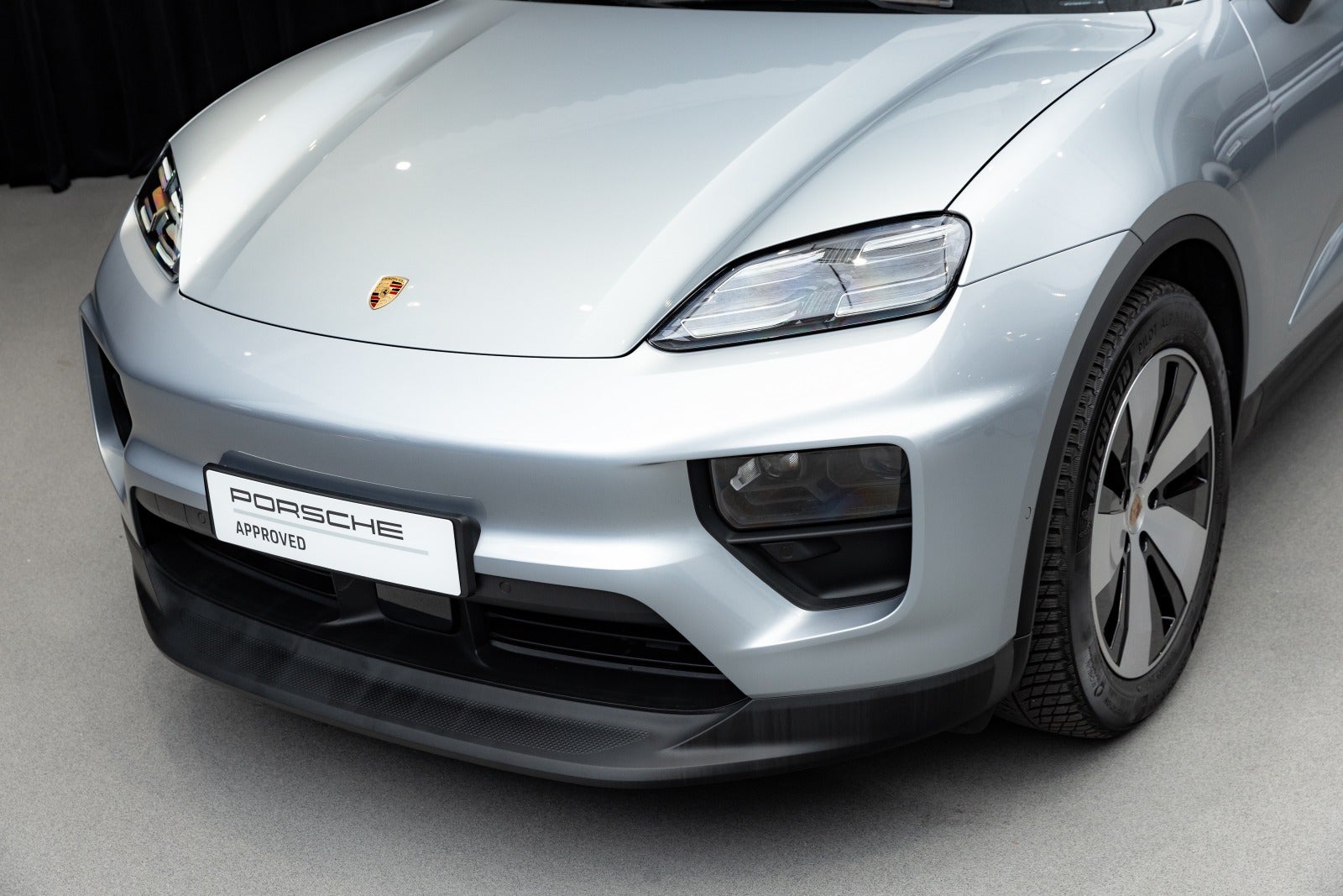 Gallery image 3 of 17