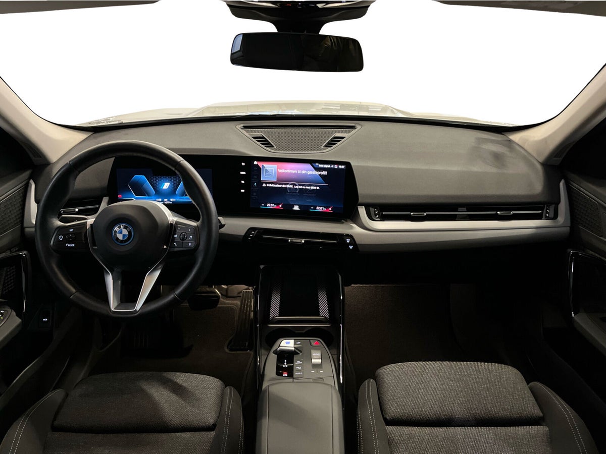 BMW iX1 xDrive30 billede 11