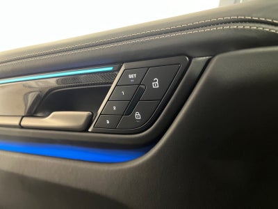 Porsche Macan Turbo Van