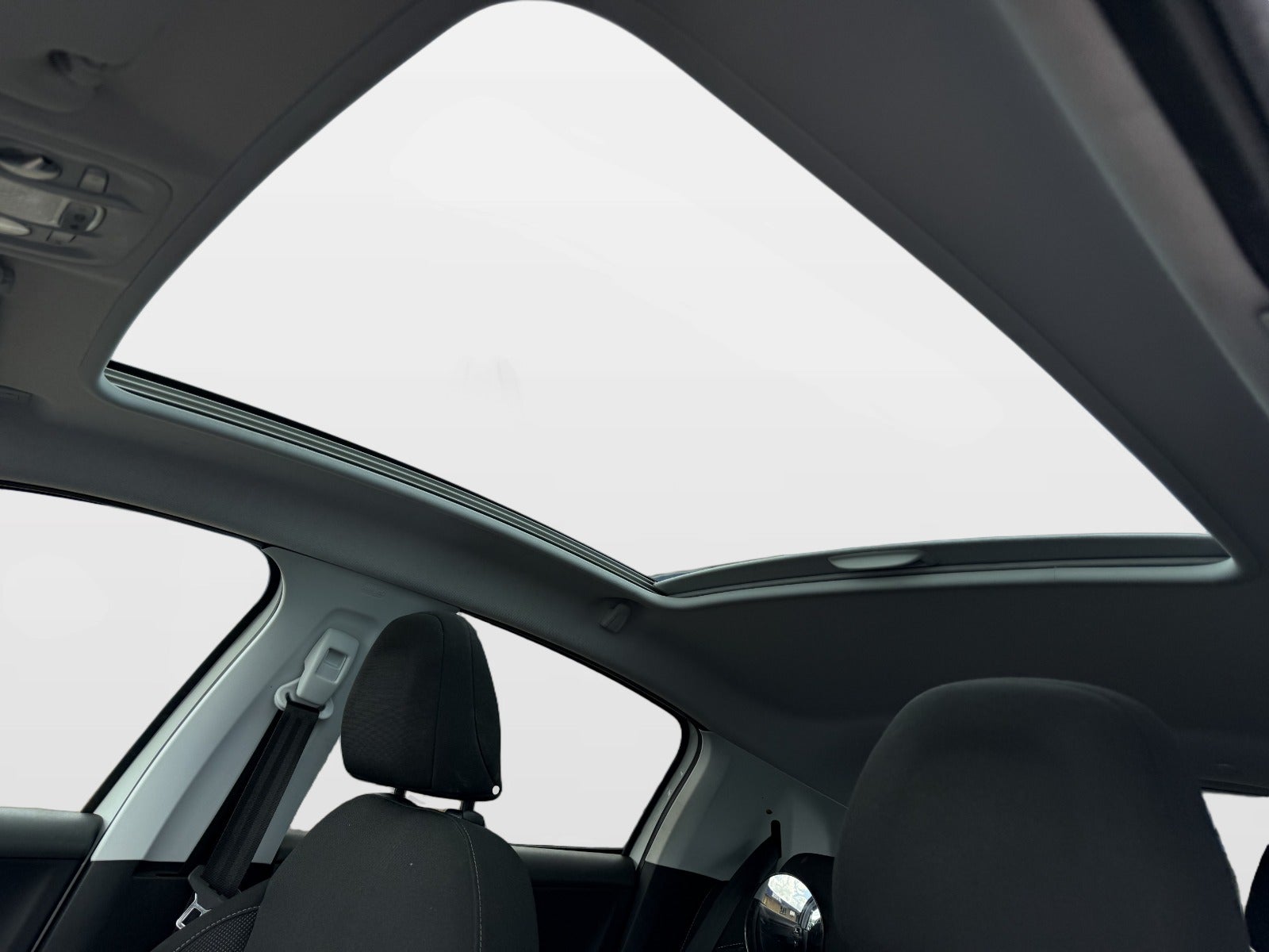Billede af Peugeot 208 1,2 PureTech 82 Allure Sky