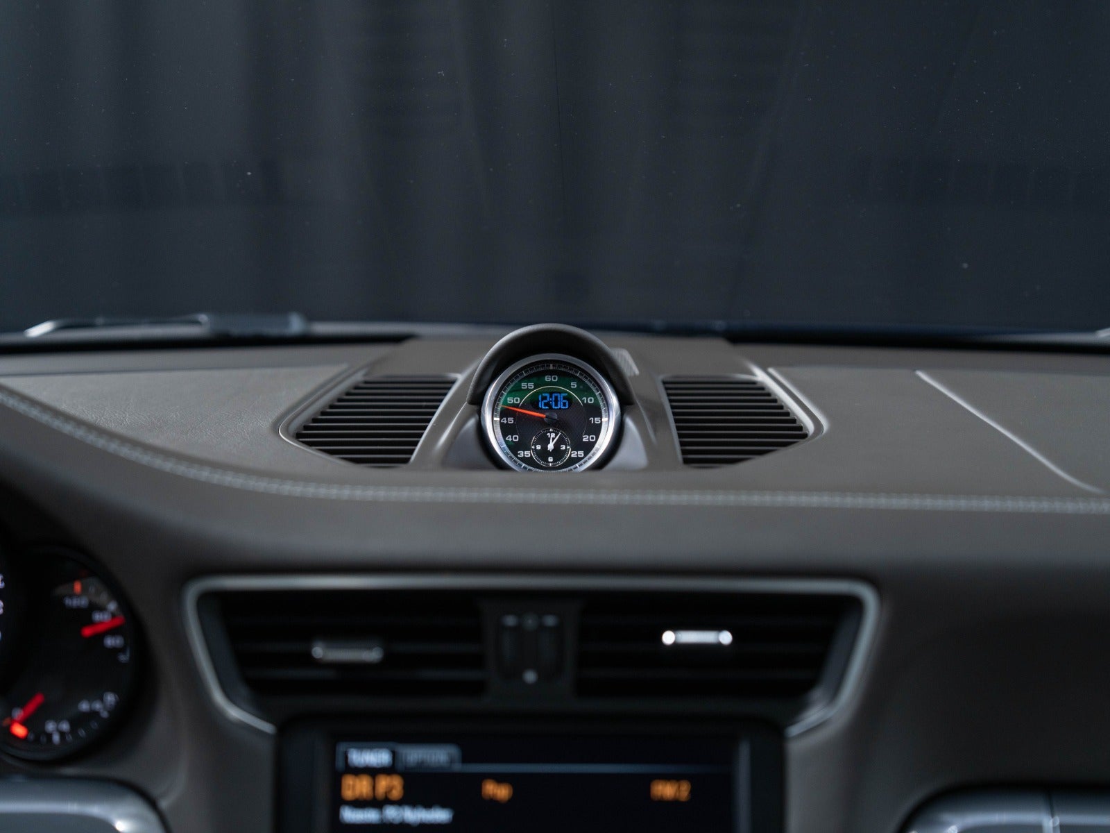 Gallery image 17 of 18