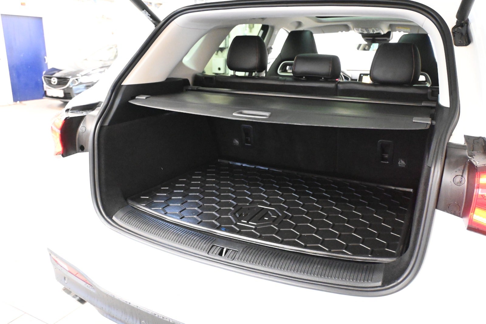 MG EHS PHEV Luxury