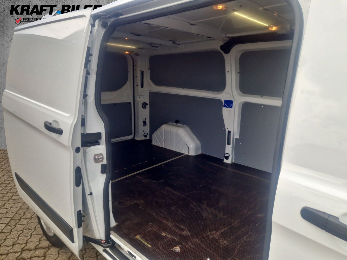 Billede af Ford Transit Custom 300L 2,0 TDCi 130 Trend aut.