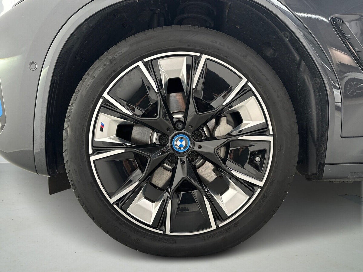 BMW iX3 Charged Plus M-Sport billede 8