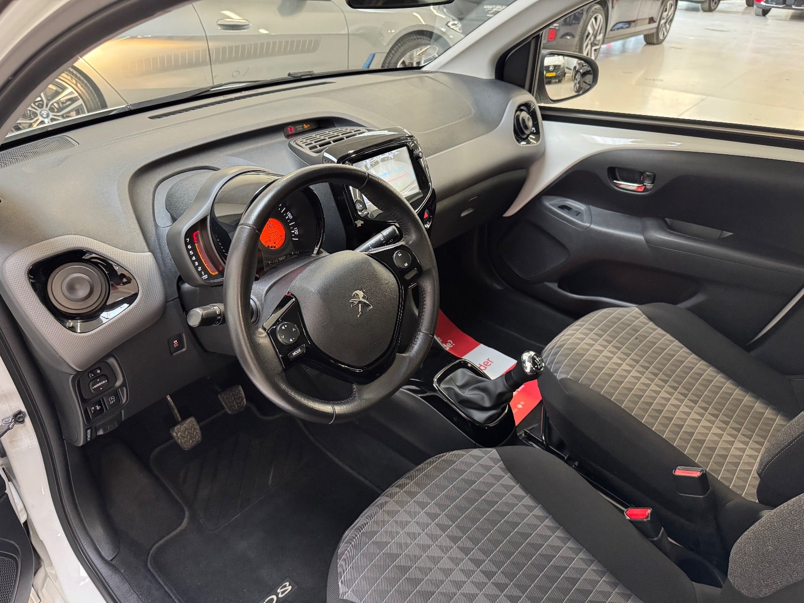 Billede af Peugeot 108 1,0 e-VTi 72 Allure+