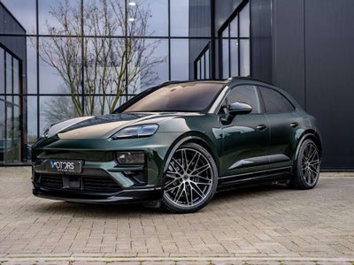 Porsche Macan Turbo   5d