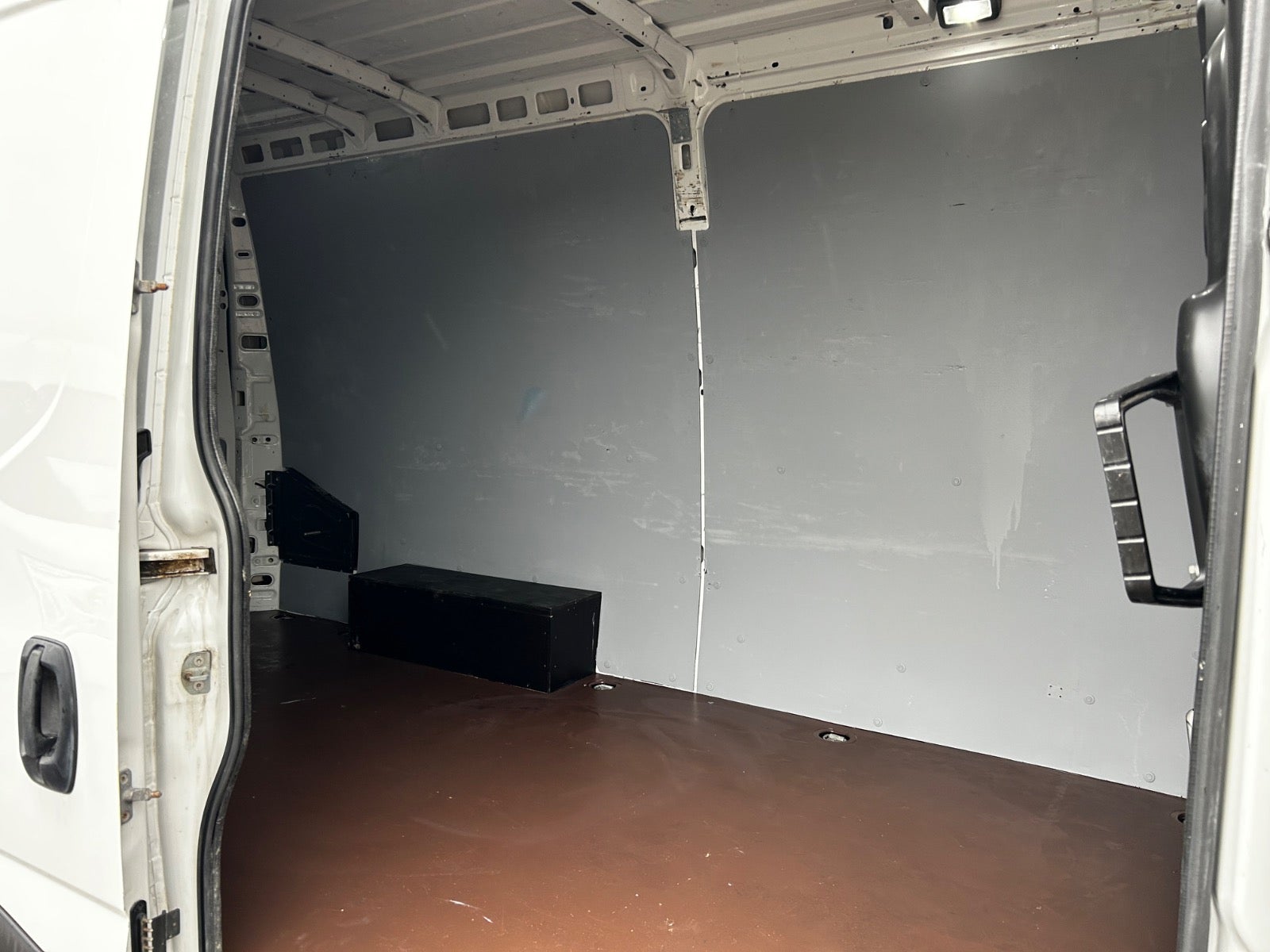 Billede af Iveco Daily 2,3 35S16 12m³ Van AG8