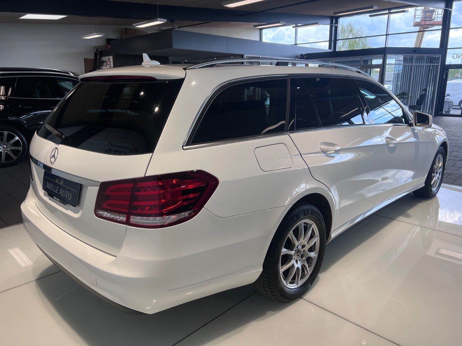 Billede af Mercedes E200 2,2 CDi Avantgarde stc. aut.