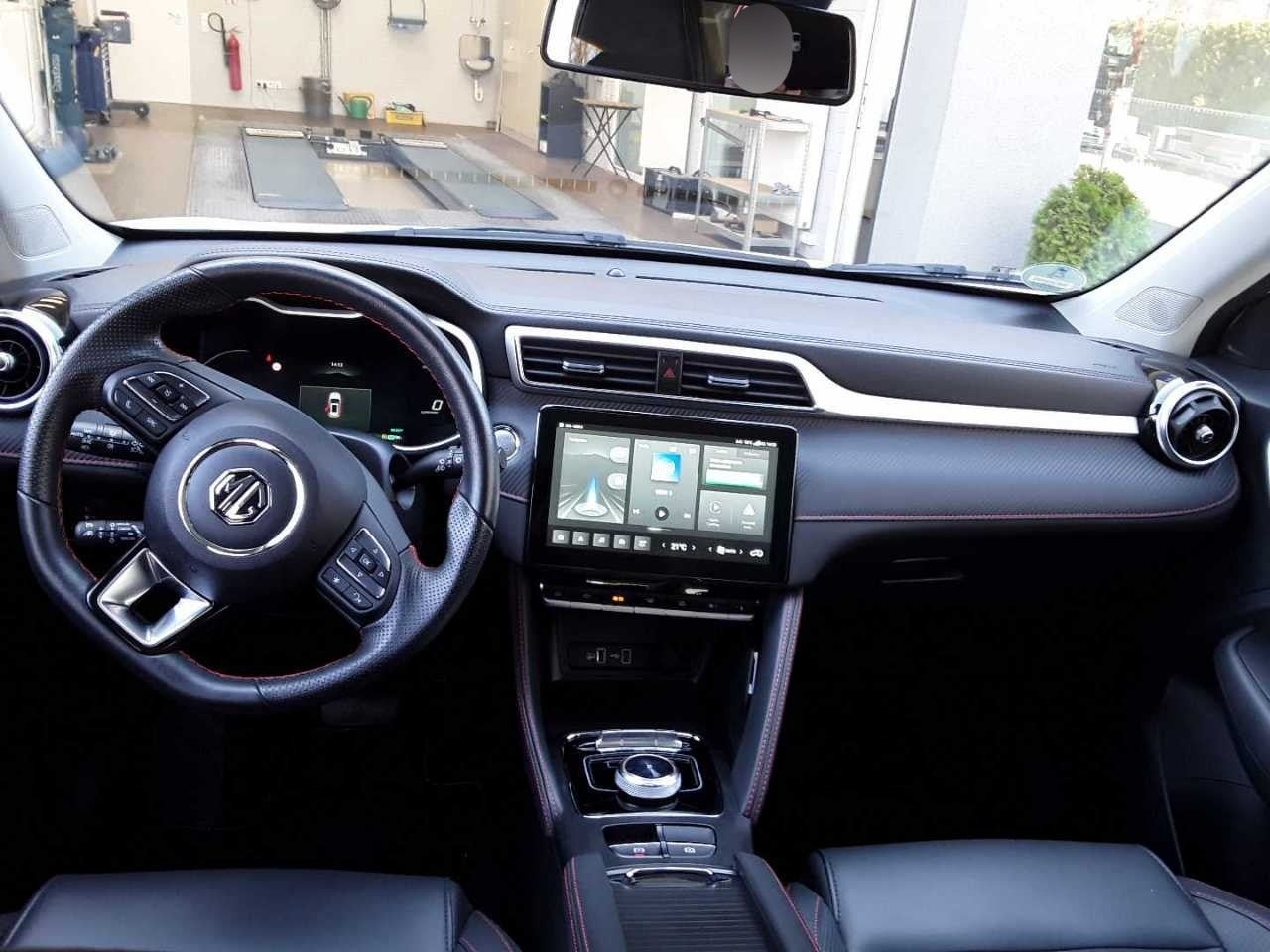 MG ZS Luxury
