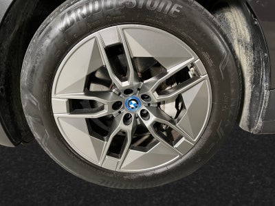 BMW iX xDrive40 Fully Charged