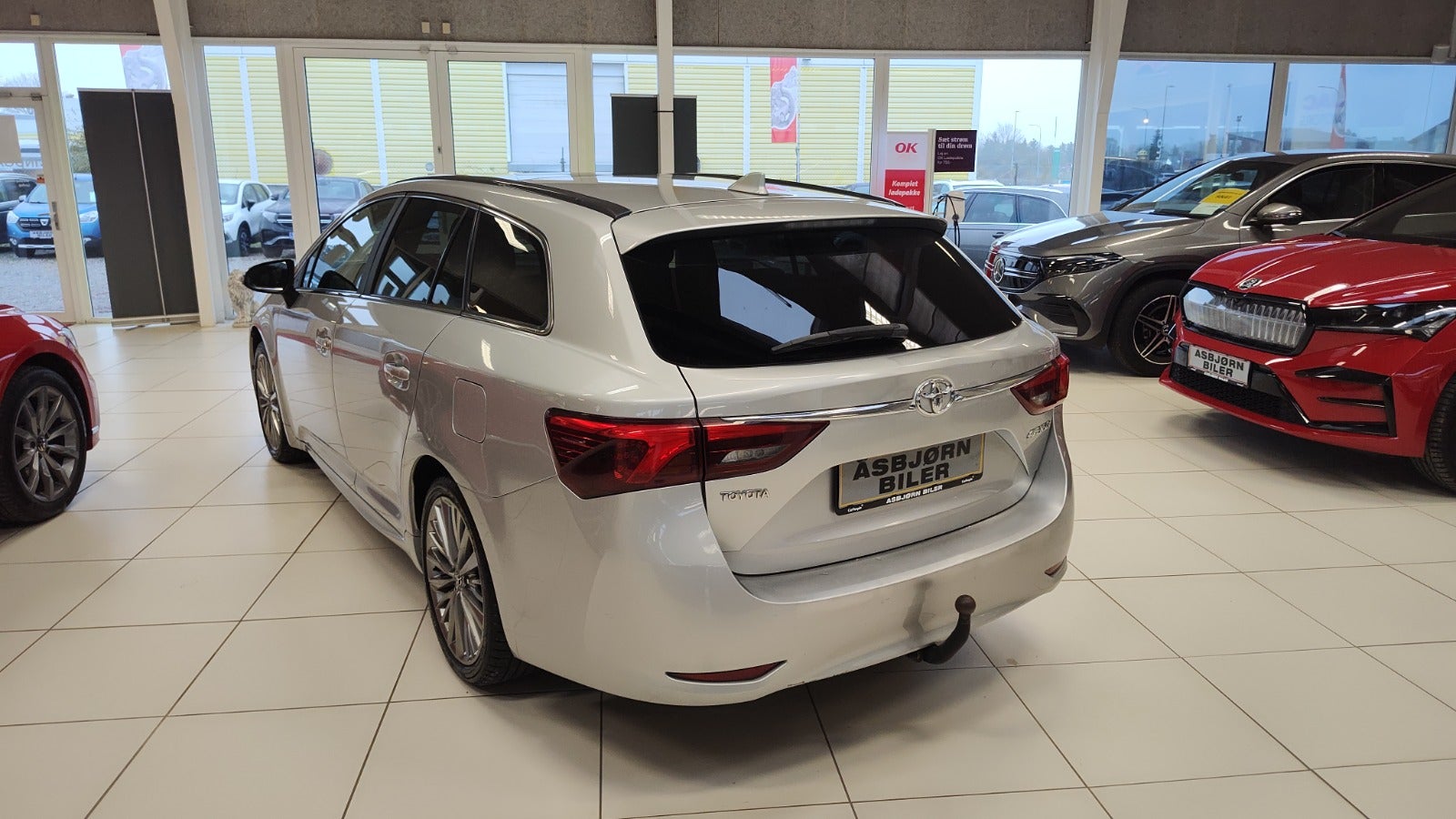 Toyota Avensis 2015