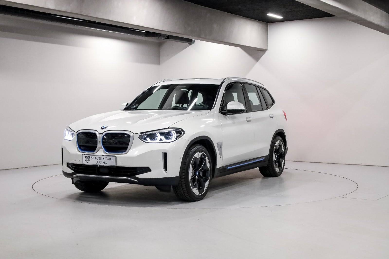 BMW iX3 Charged Plus