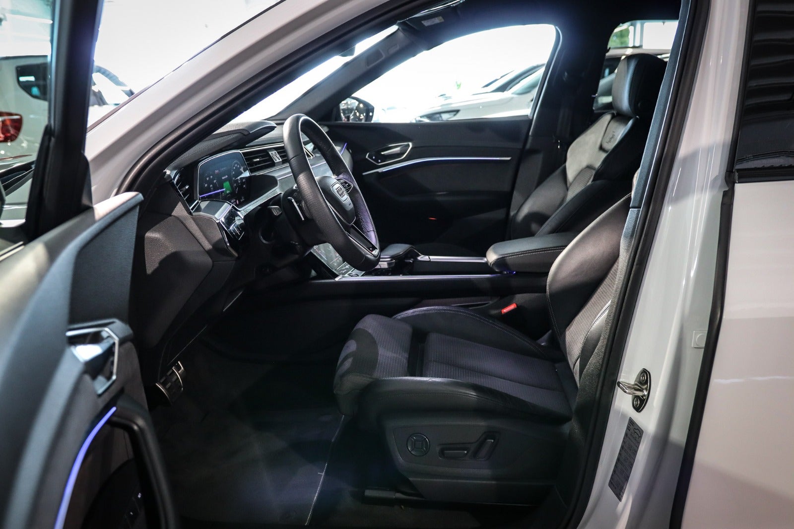 Billede af Audi Q8 e-tron 55 S-line quattro