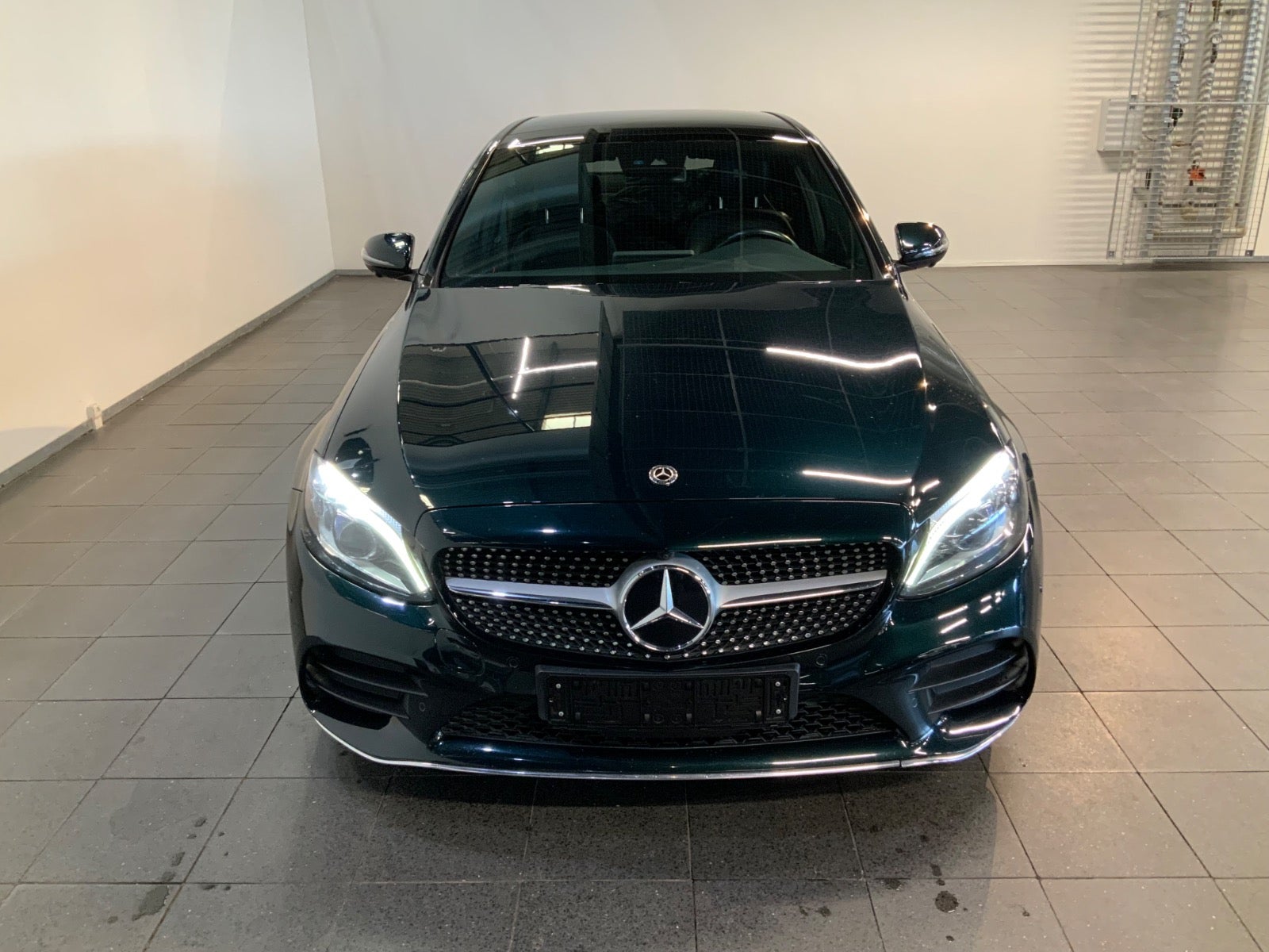 Mercedes-Benz C 300 (2/8)