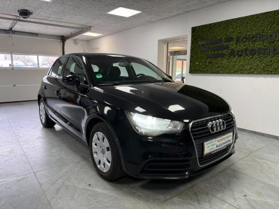 Audi A1 1,6 TDi 90 Attraction 3d