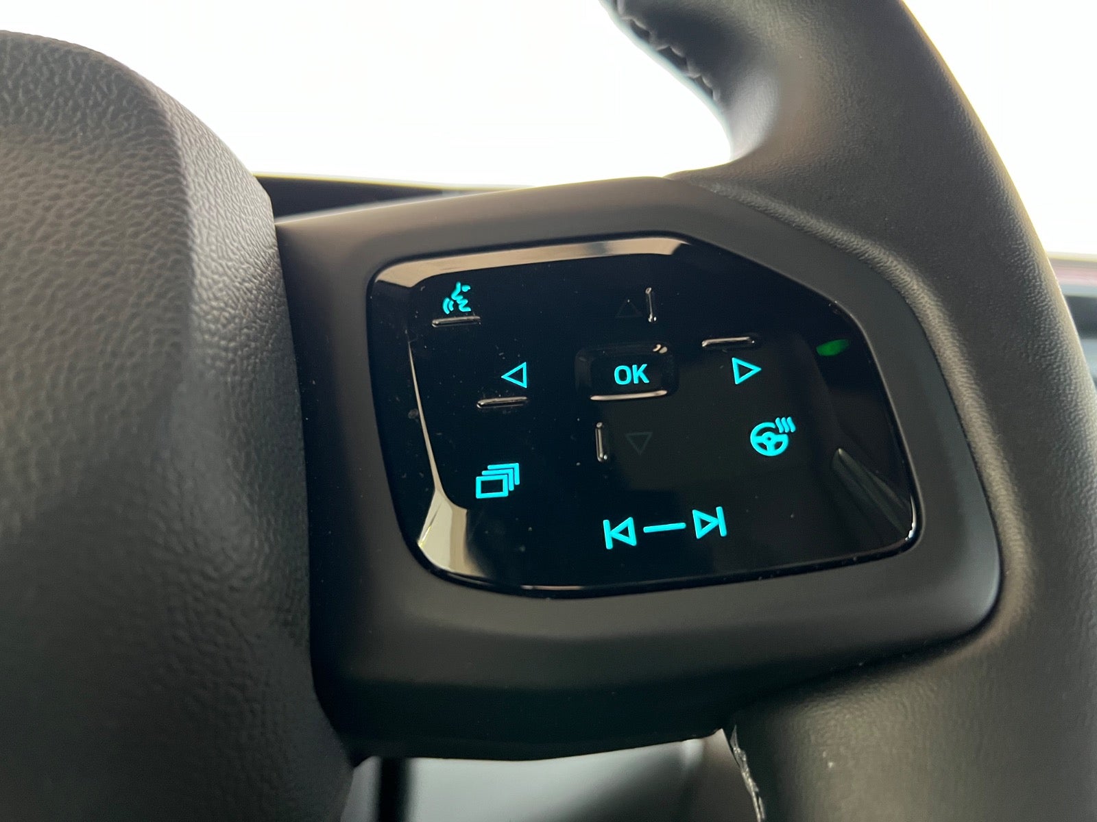 Ford Explorer Premium Extended Range AWD