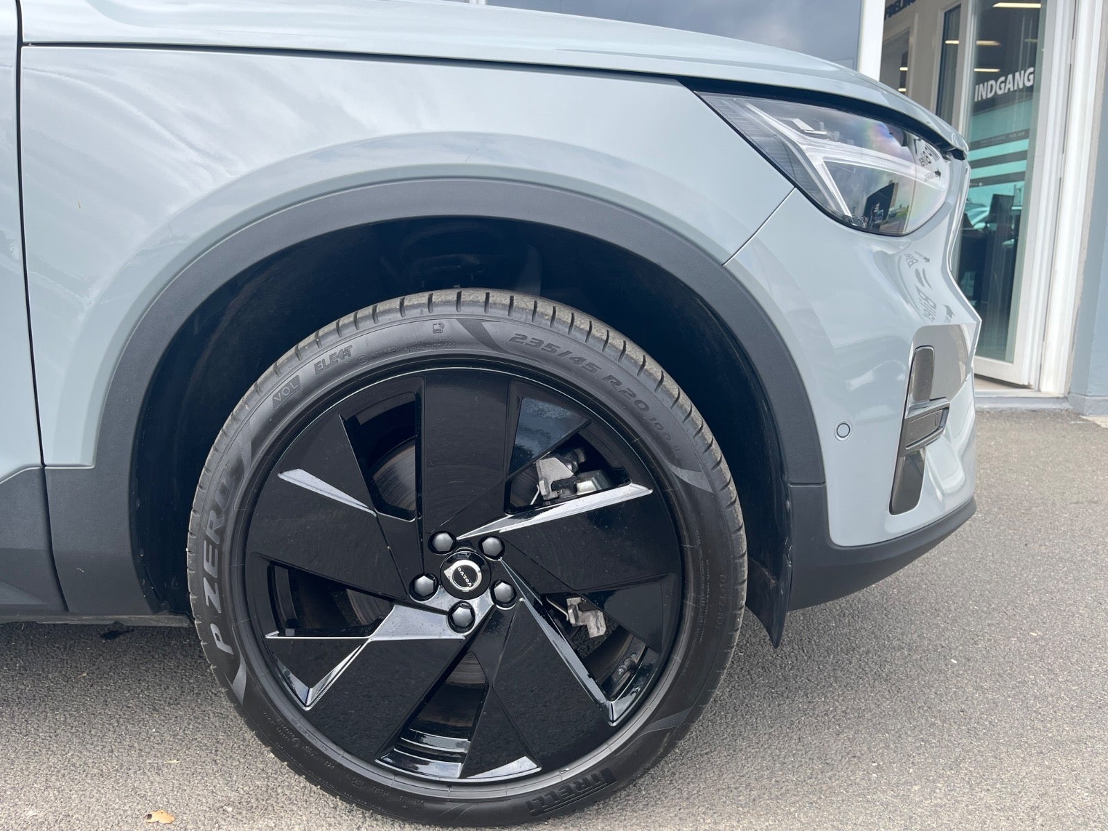Billede af Volvo EX40 Extended Range Black Edition