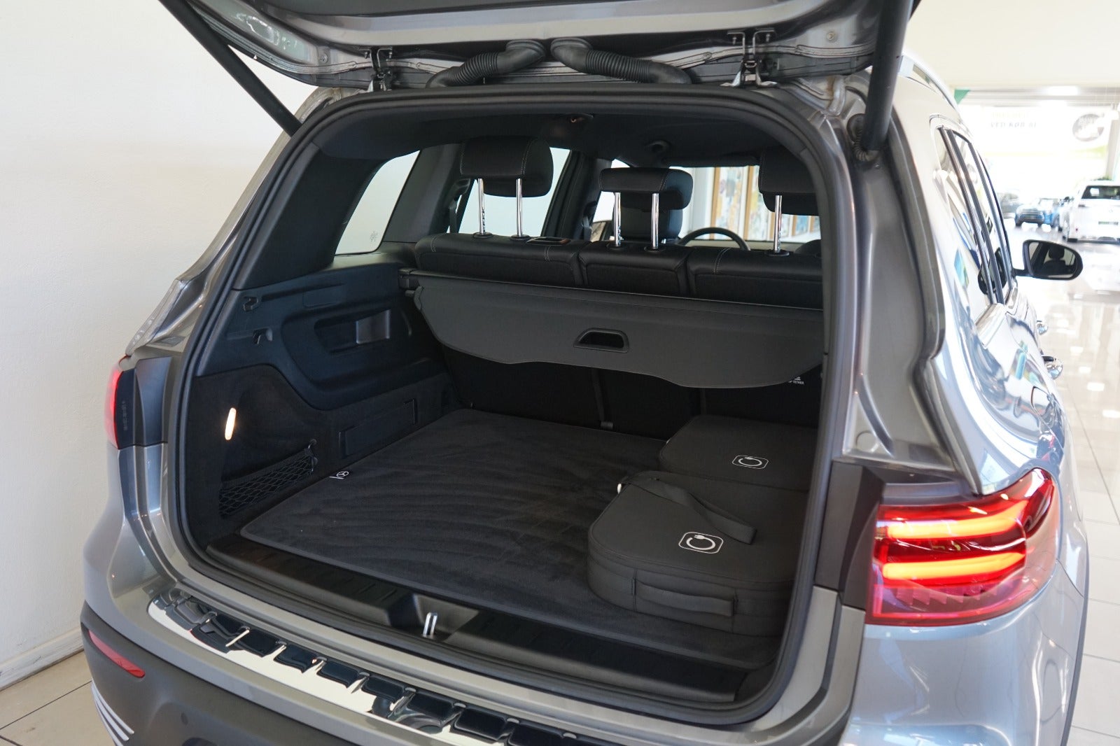 Mercedes EQB300