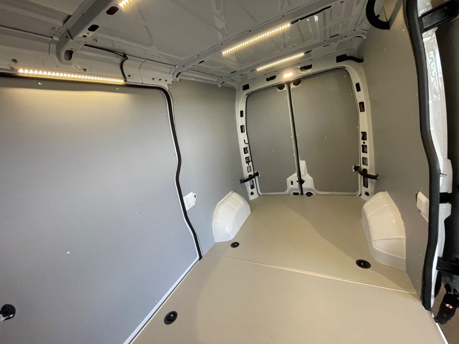 Renault Master V T35 E-Tech L2H2 Kassevogn Tekno