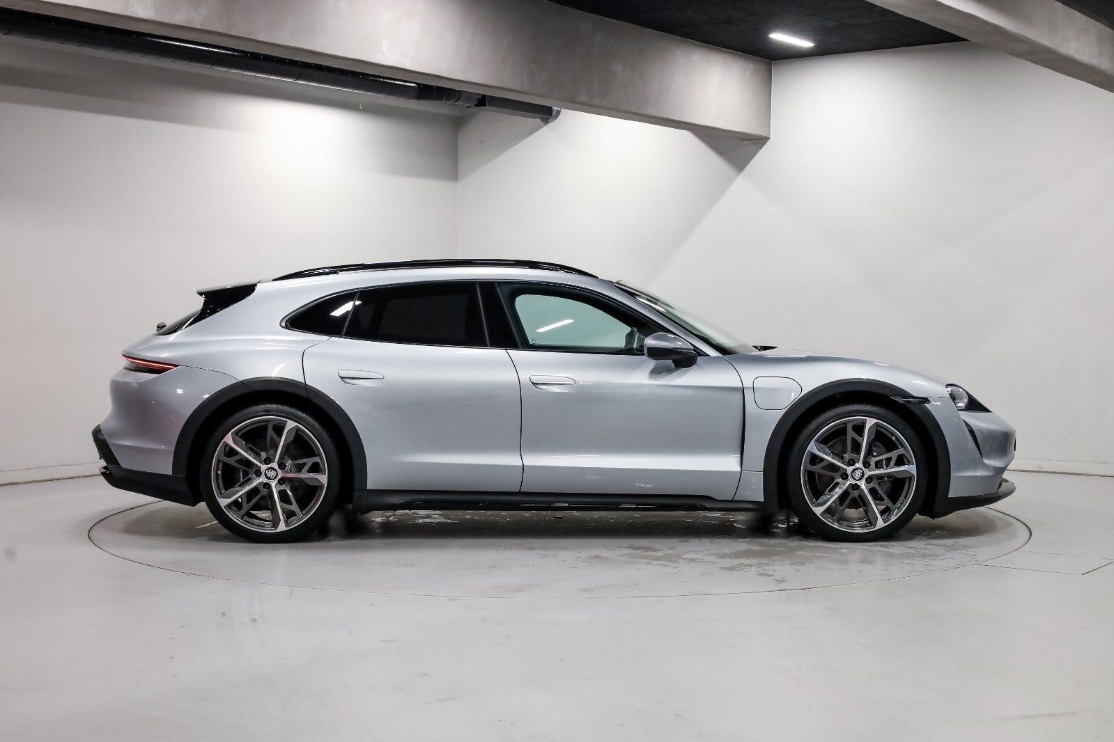 Porsche Taycan 4 Performance+ Cross Turismo