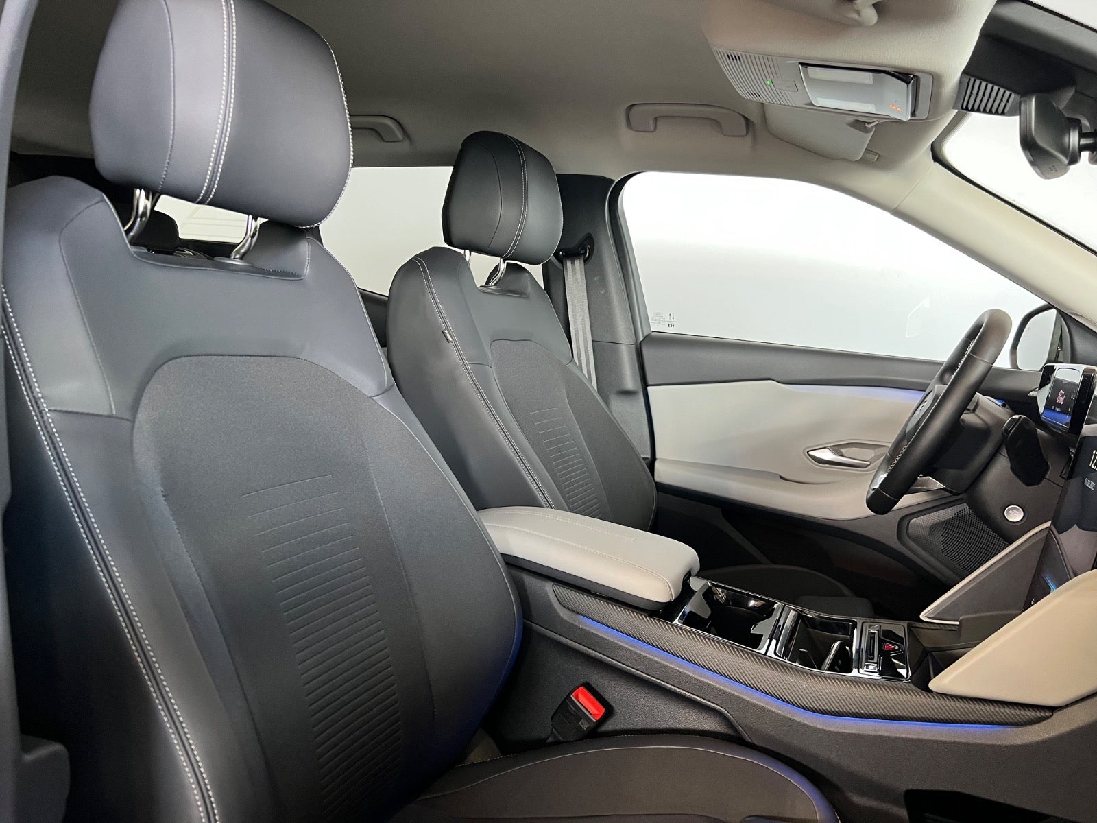Ford Explorer Premium Extended Range AWD