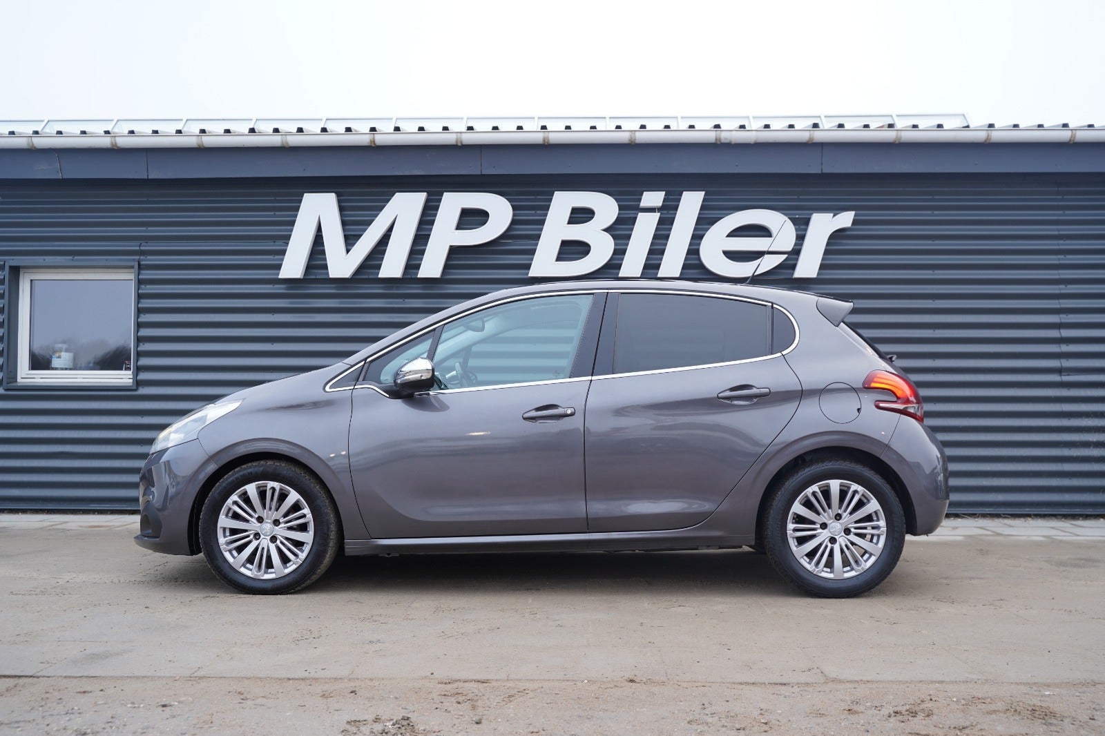 Billede af Peugeot 208 1,6 BlueHDi 100 Allure Sky