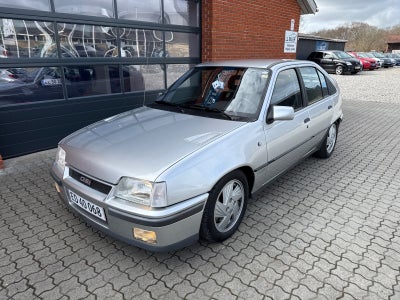 Opel Kadett 2,0 GSi 16V 5d