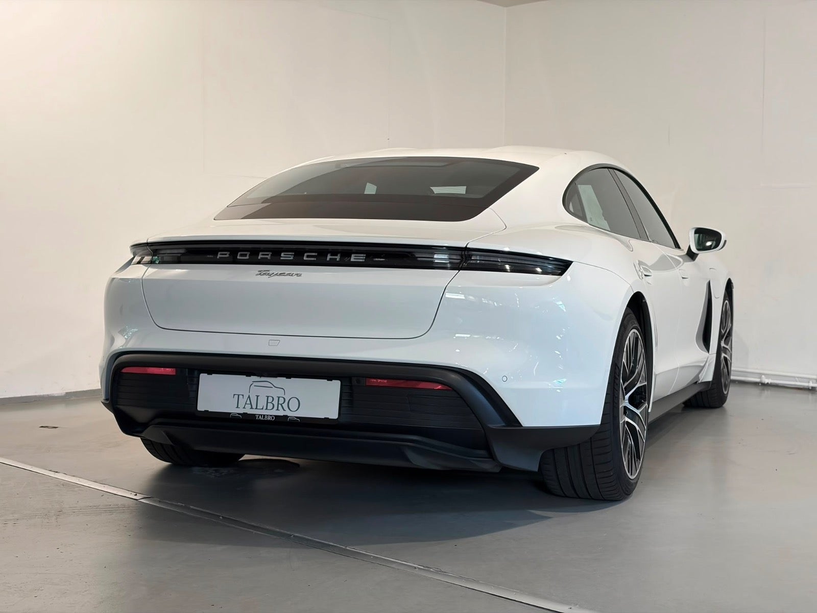 Porsche – Taycan