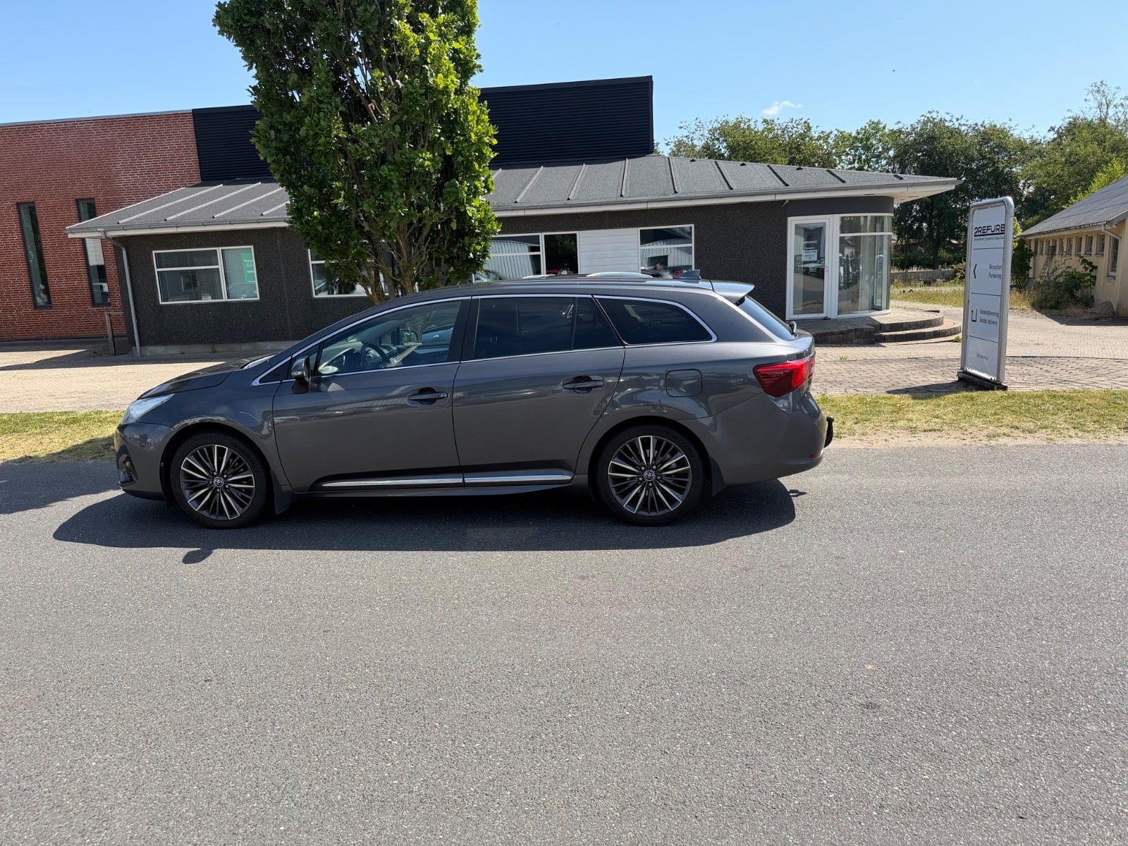 Toyota Avensis VVT-i T2 Executive Touring Sports MDS