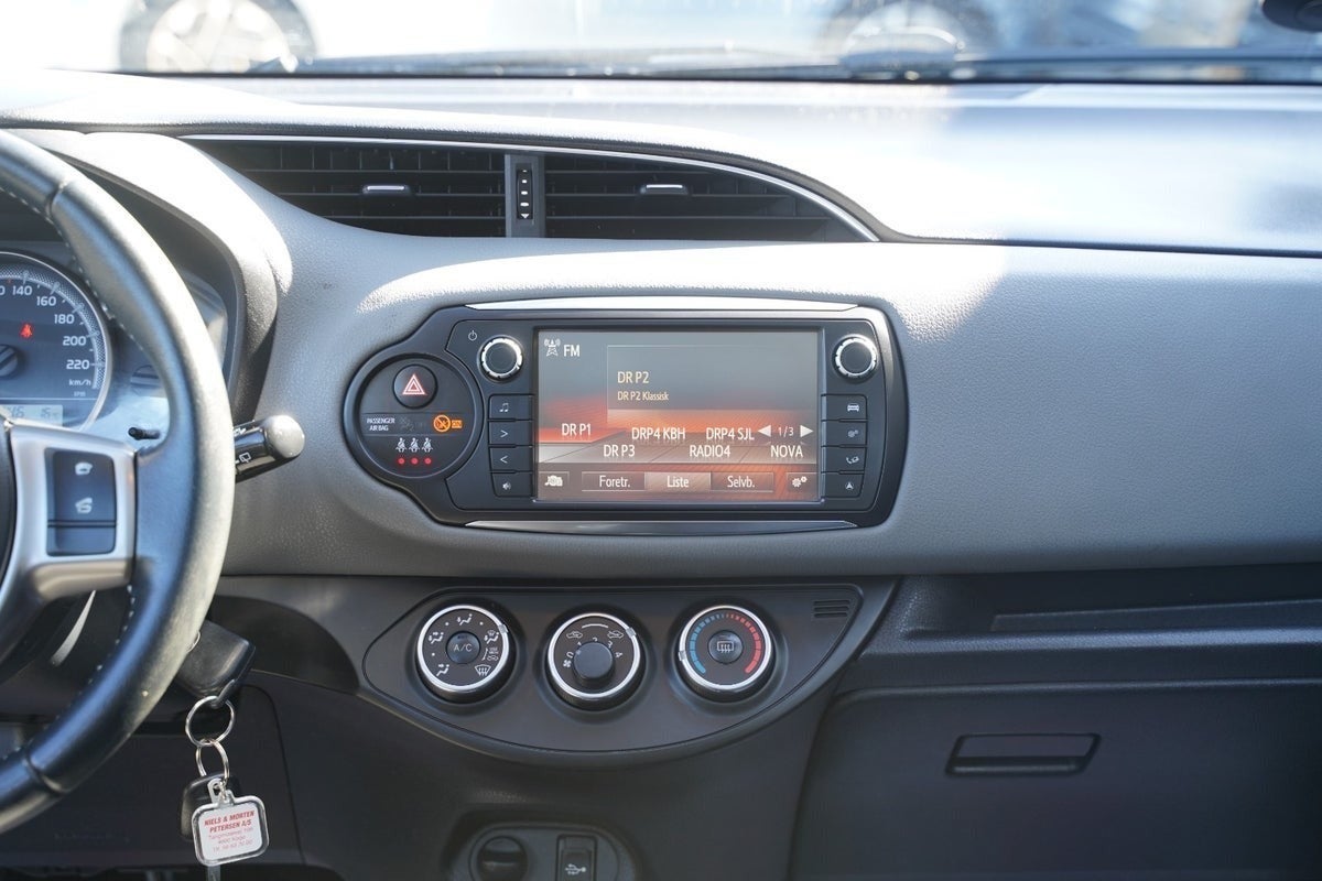 Billede af Toyota Yaris 1,3 VVT-i Skyview