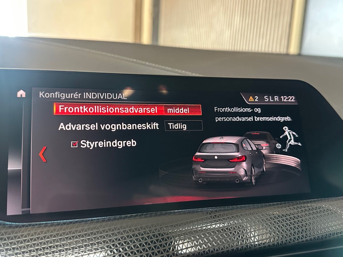 BMW 118i Sport Line aut. BMW 118i Sport Line aut.