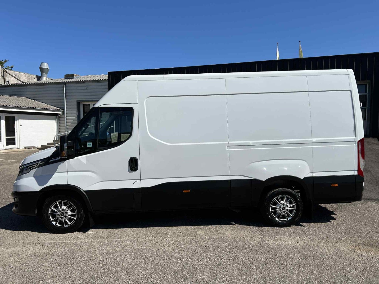 Billede af Iveco Daily 2,3 35S16 12m³ Van AG8