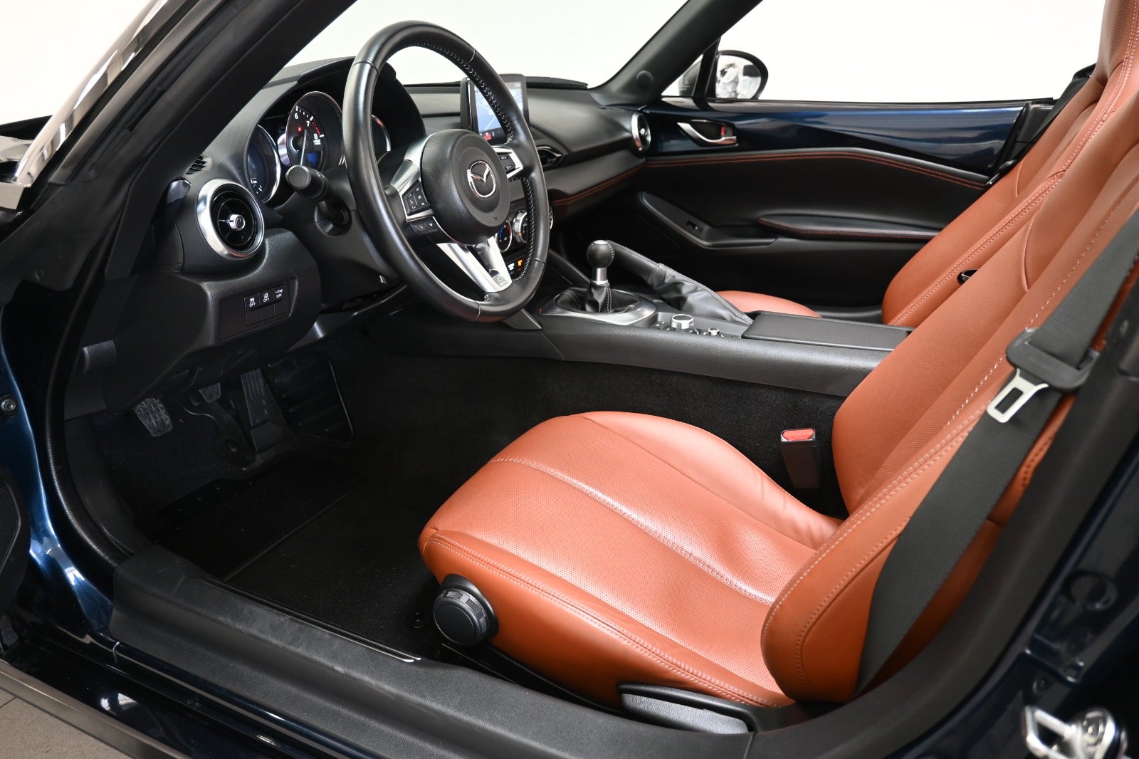 Mazda MX-5 SkyActiv-G 184 Roadster Kazari