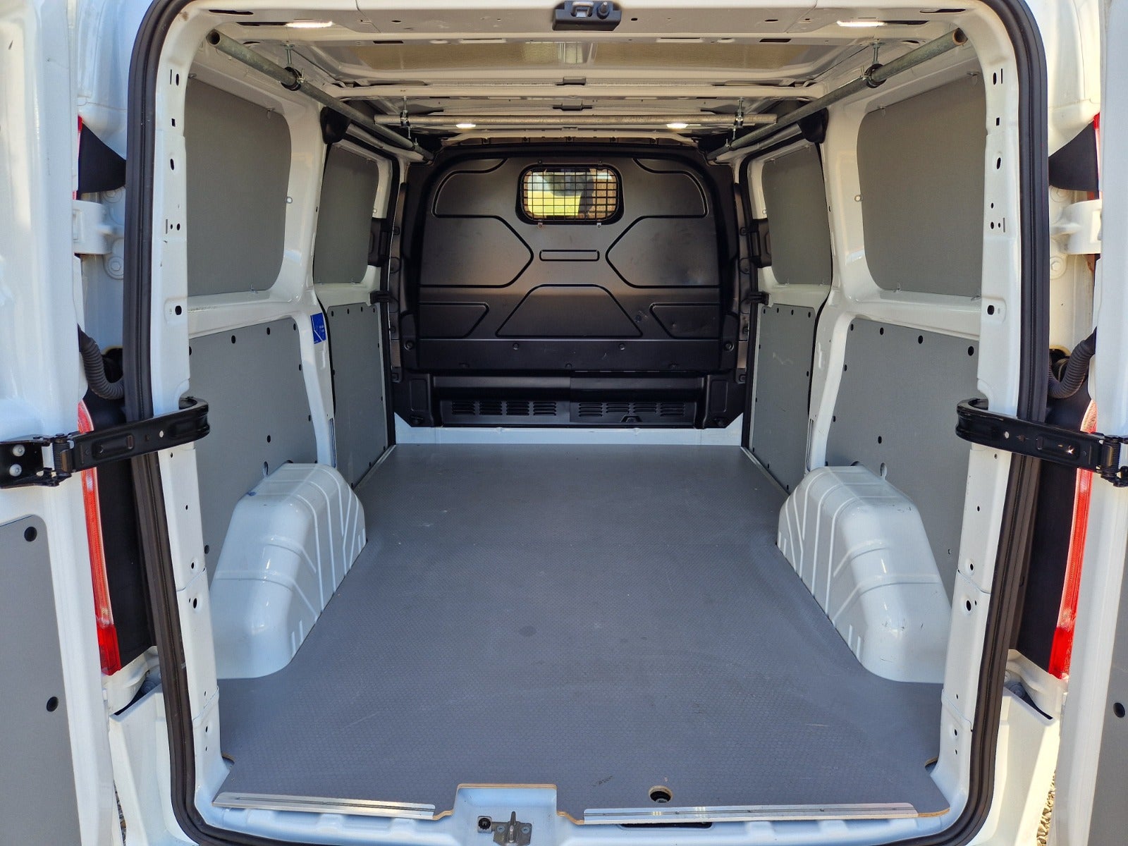 Billede af Ford Transit Custom 320 L1 2,0 TDCi 130 Trend